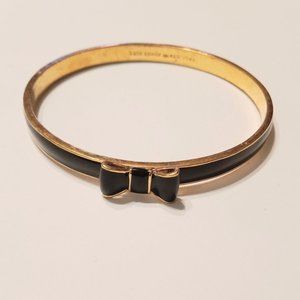 Kate Spade New York Gold Tone Take A Bow Black Enamel Stack Bangle Bracelet